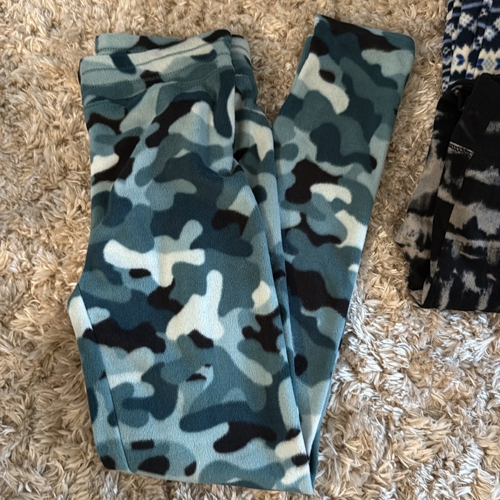 NEW Cuddl Duds Fleece Leggings M Green Camo NEVER WORN